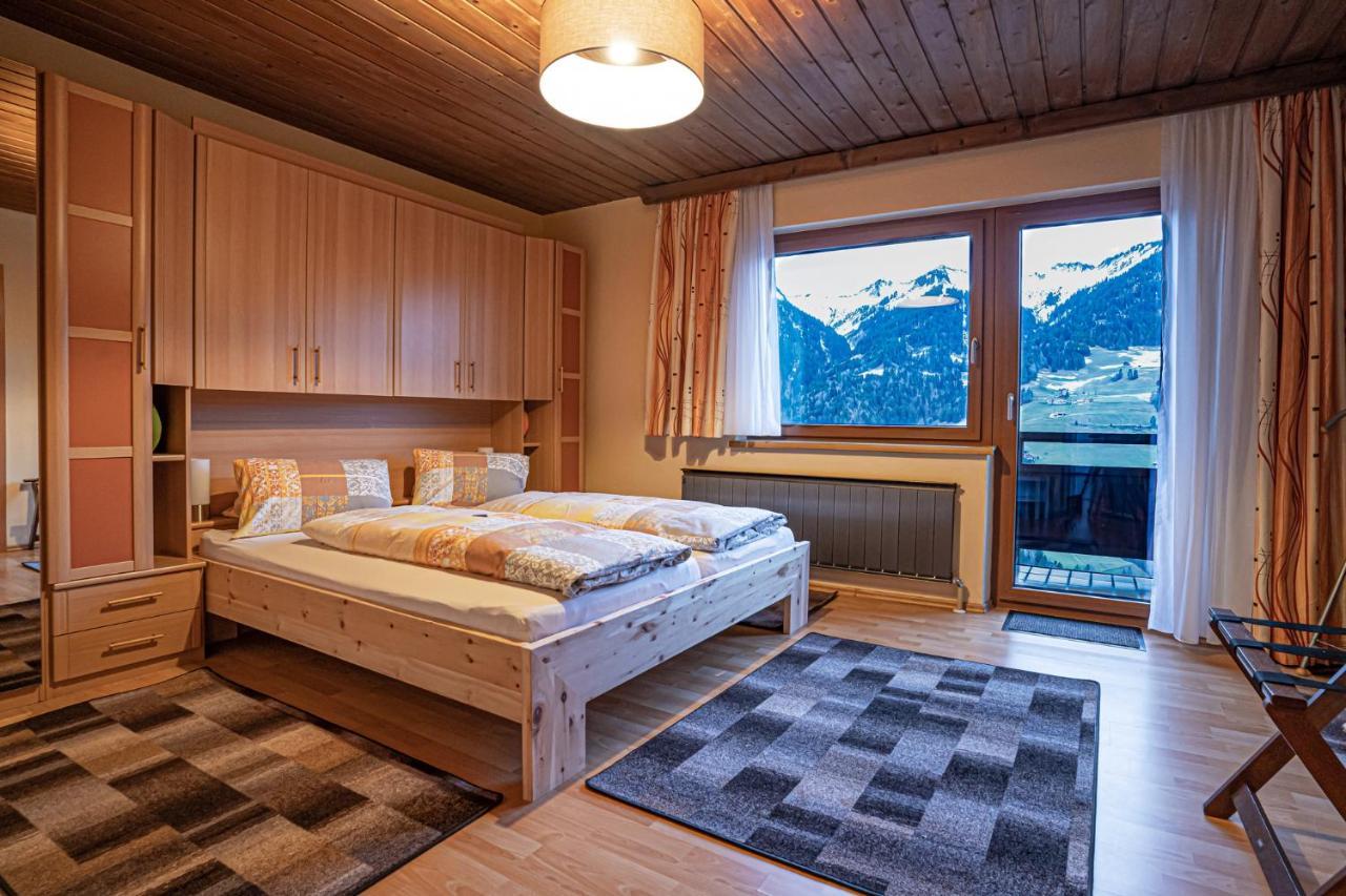 Molto Haus Apartment Raggal Bagian luar foto