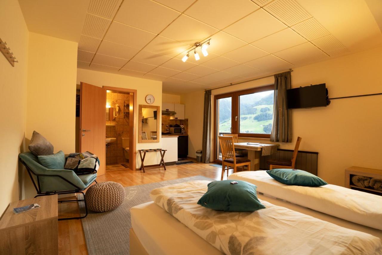 Molto Haus Apartment Raggal Bagian luar foto